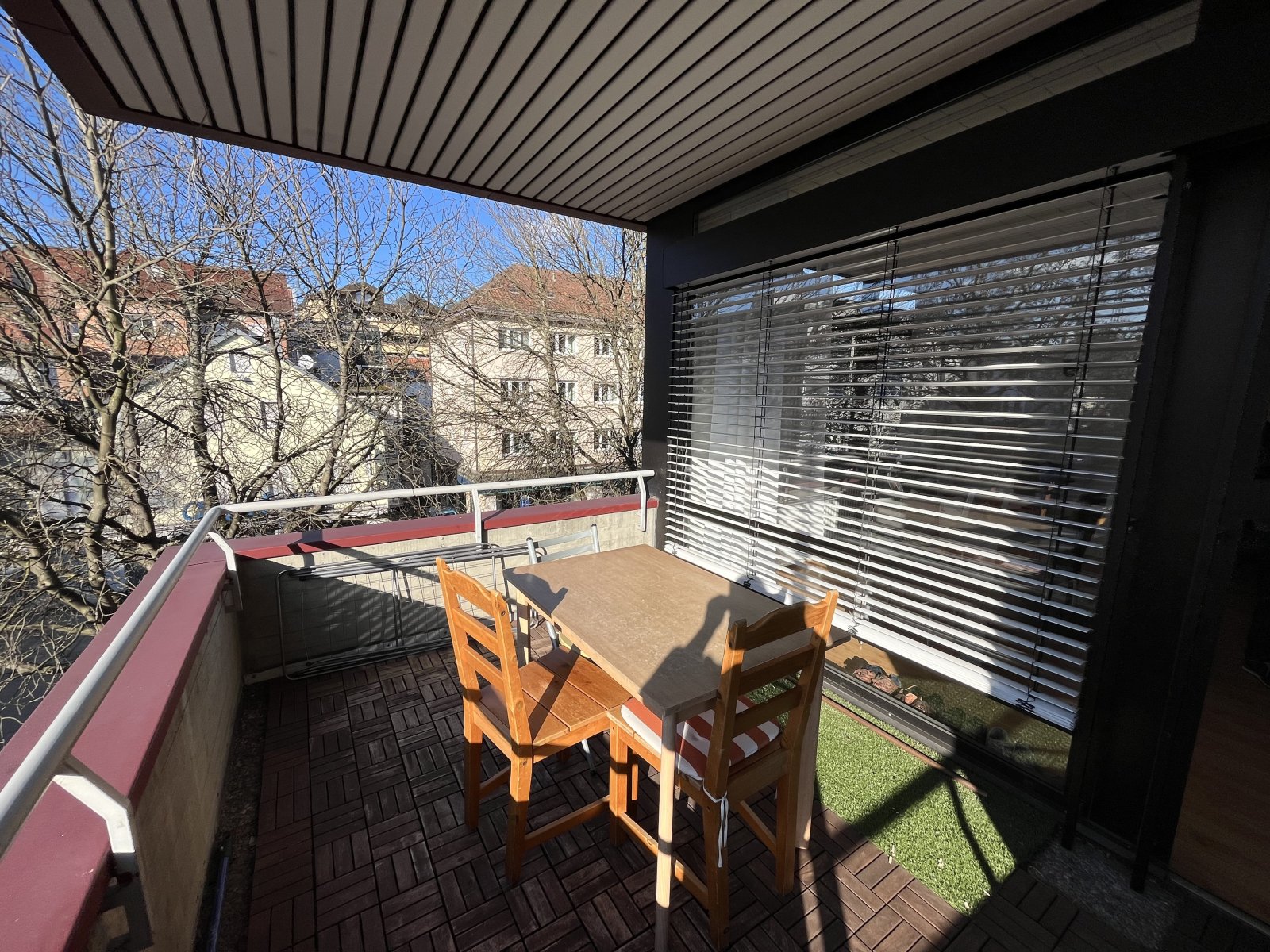 2-ZW mit Aufzug und sonnigem Balkon 2-ZW mit Aufzug und sonnigem Balkon