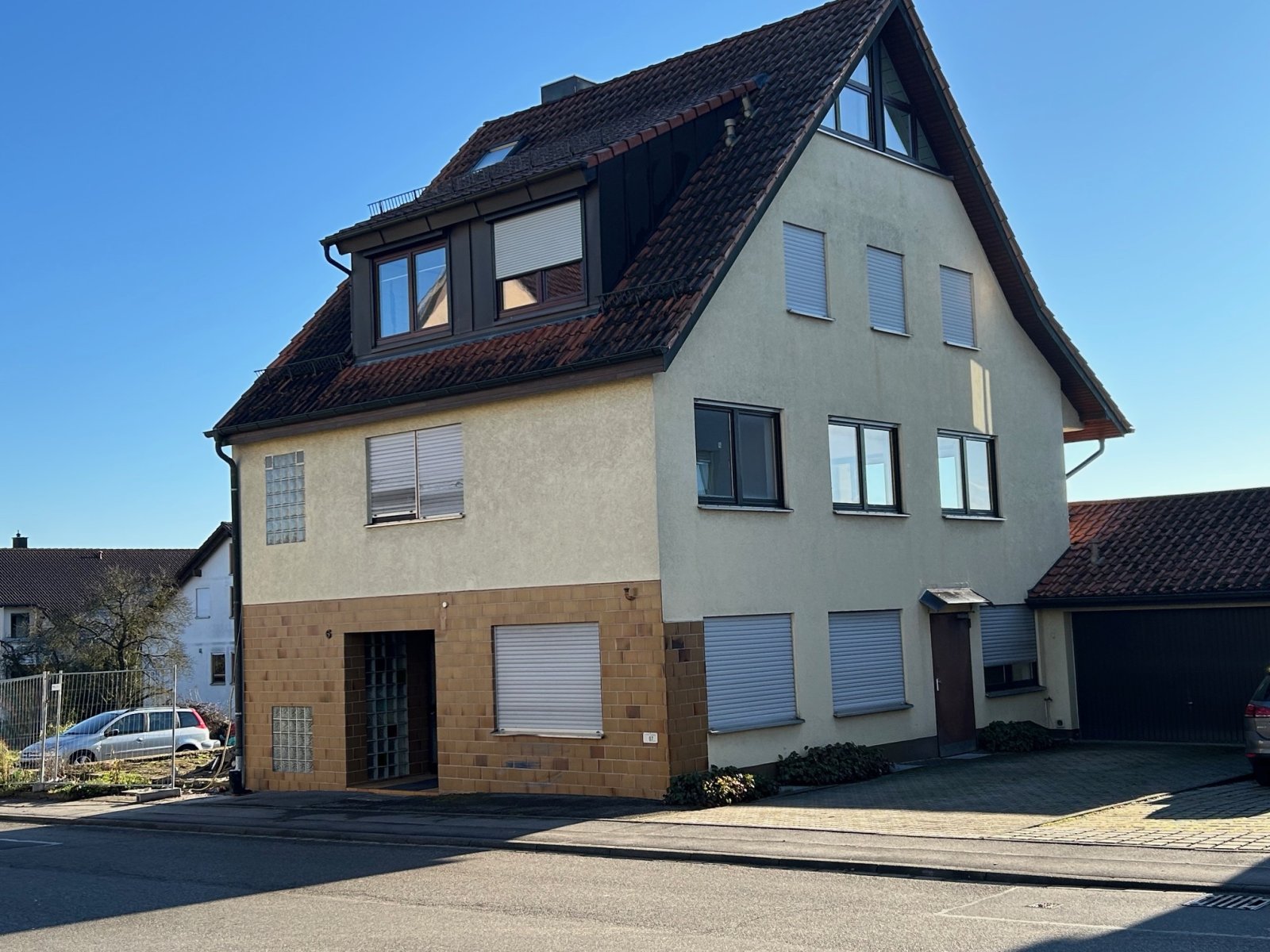 Herrenberg-Haslach: 2-3 Familienhaus mit Gewerbeeinheit Herrenberg-Haslach: 2-3 Familienhaus mit Gewerbeeinheit