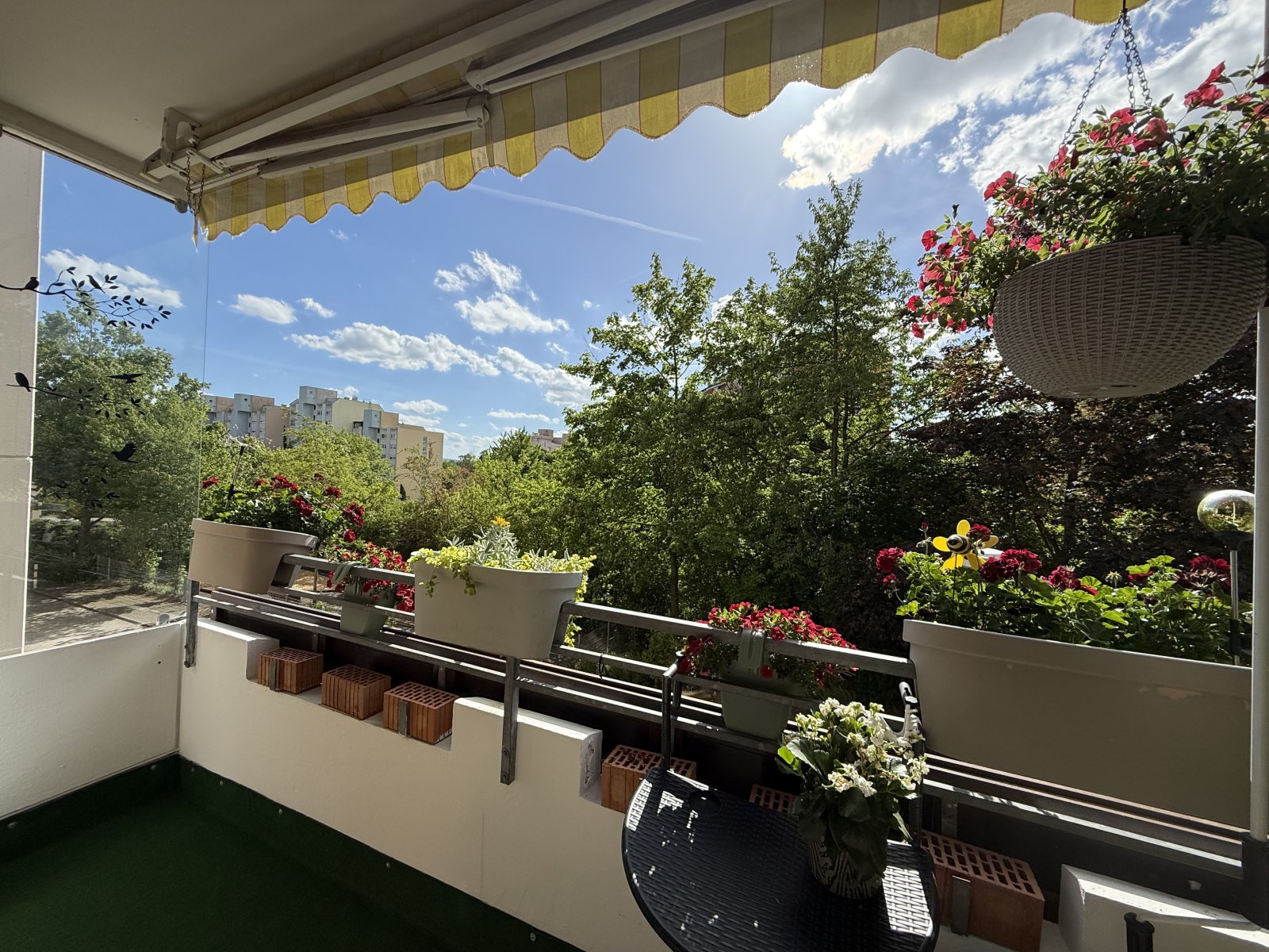 Sifi-Hinterweil: helle, moderne 3,5 ZW mit Balkon Sifi-Hinterweil: helle, moderne 3,5 ZW mit Balkon