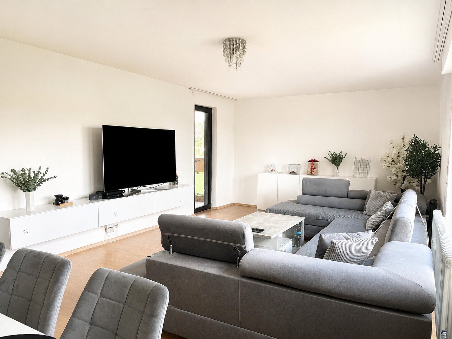 BB: Helle 4,5 ZW mit Balkon BB: Helle 4,5 ZW mit Balkon