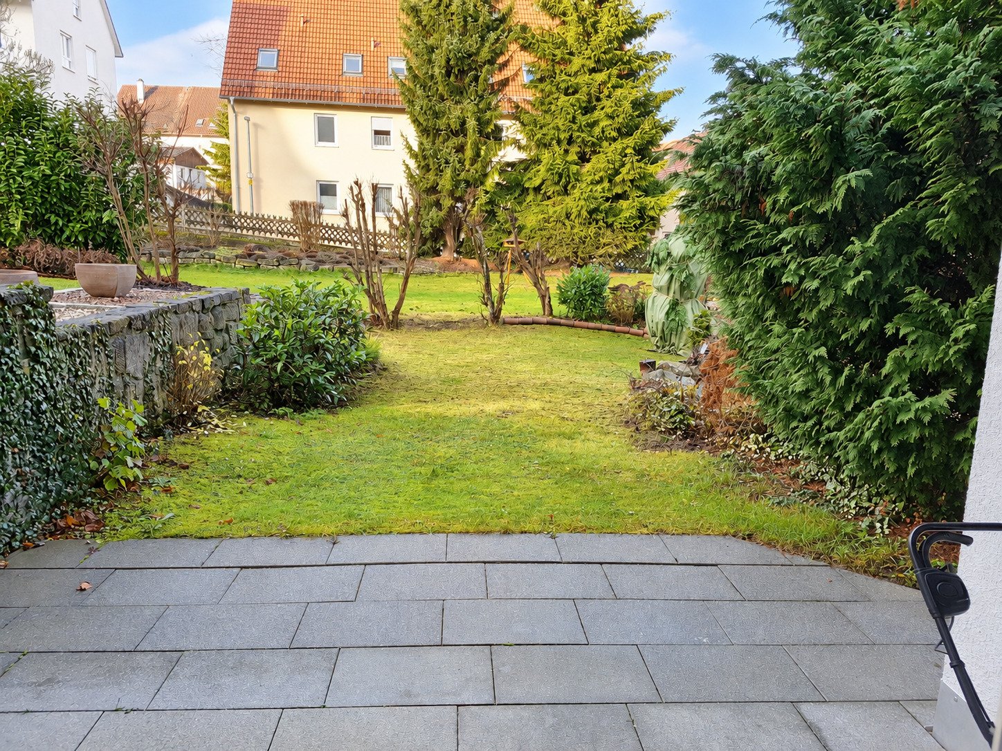 Aidlingen: 2-Zimmer-Wohnung mit eigenem Garten und Garage Aidlingen: 2-Zimmer-Wohnung mit eigenem Garten und Garage